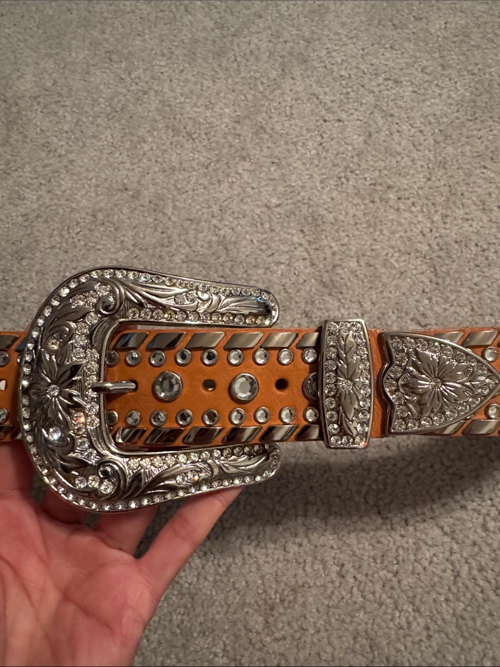 Western-Style Bling Tan Belt with Ornate Silver Buckle Med - Picture 2 of 7